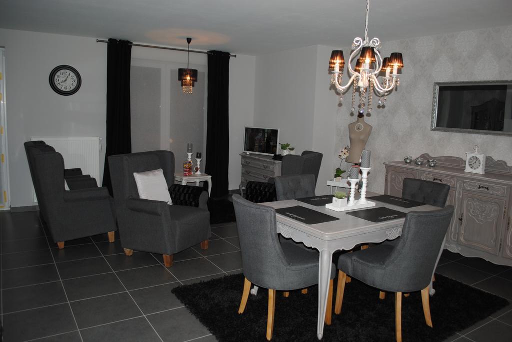Interbellum Apartment Ypres Room photo